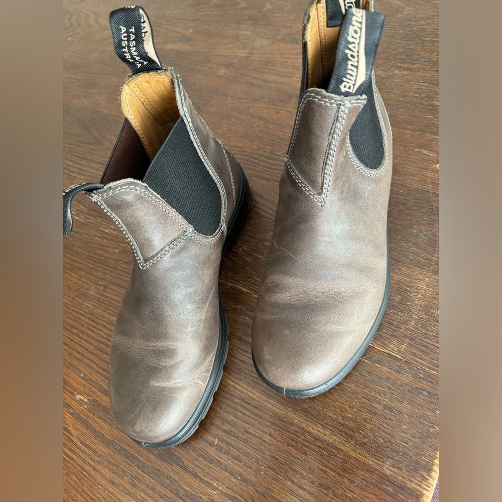 Blundstone Chelsea boots